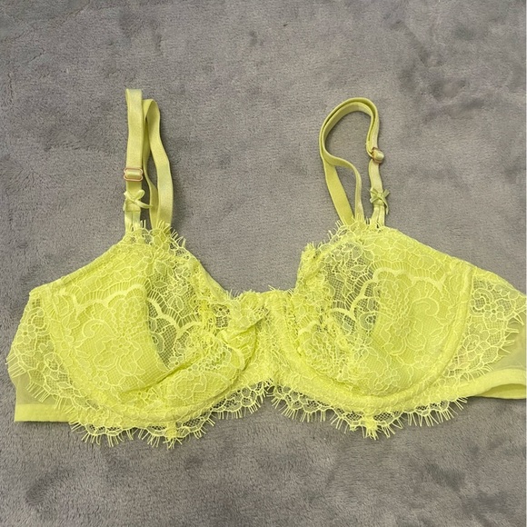 New! Victoria’s Secret Unlined Balcony Lightly Lined Lace Demi Bra 10350 - Picture 2 of 8